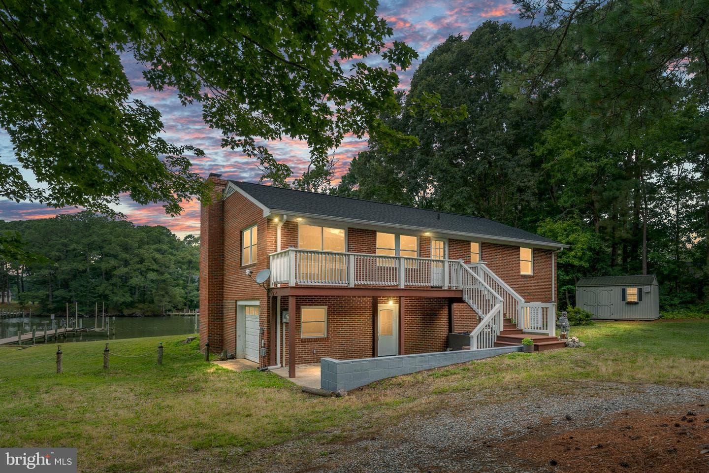 279 Harbor Dr photo 4