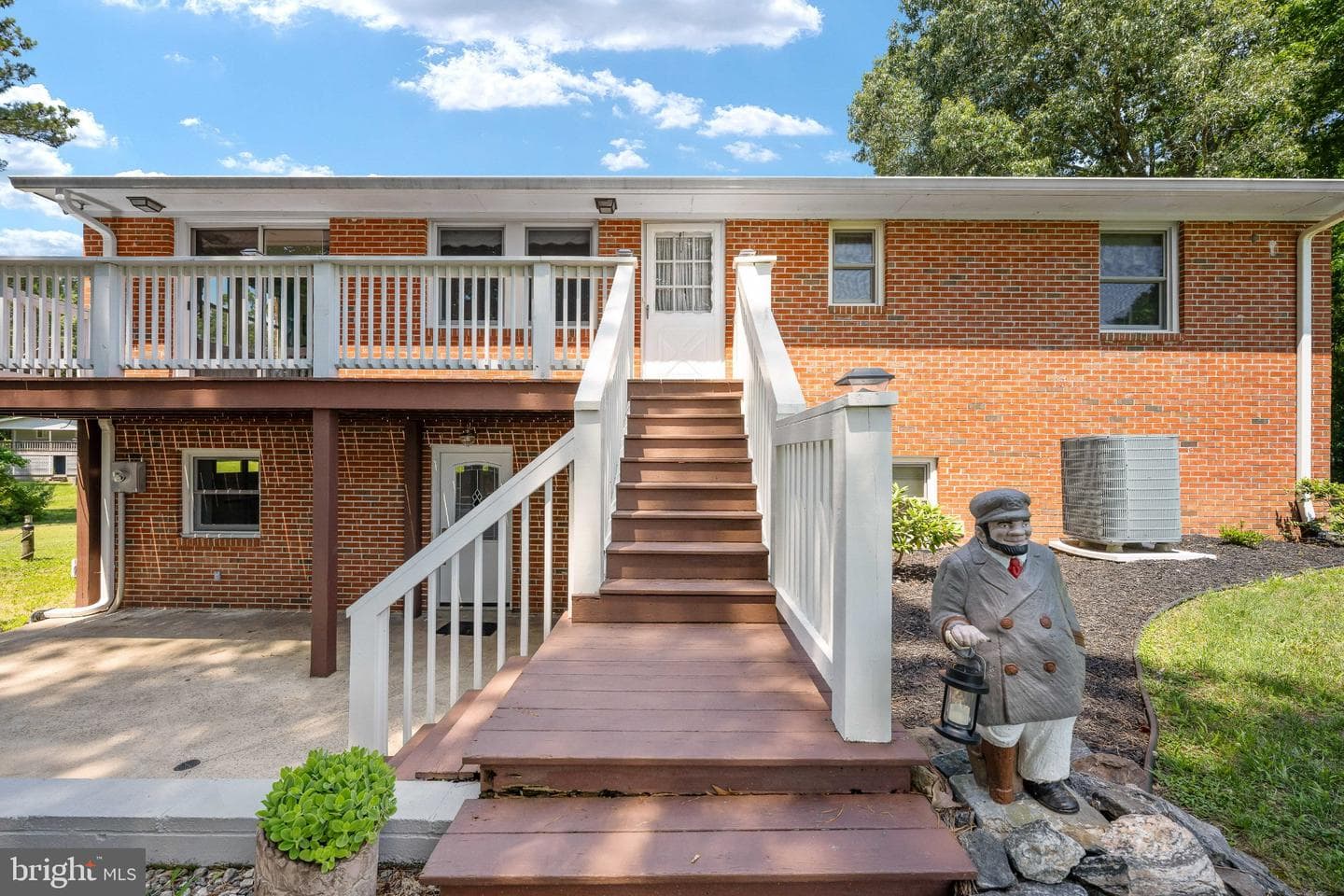 279 Harbor Dr photo 7