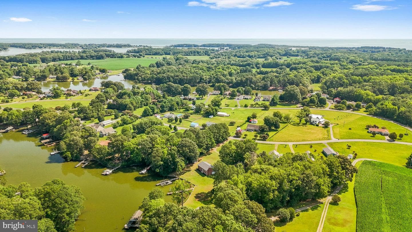 279 Harbor Dr photo 8