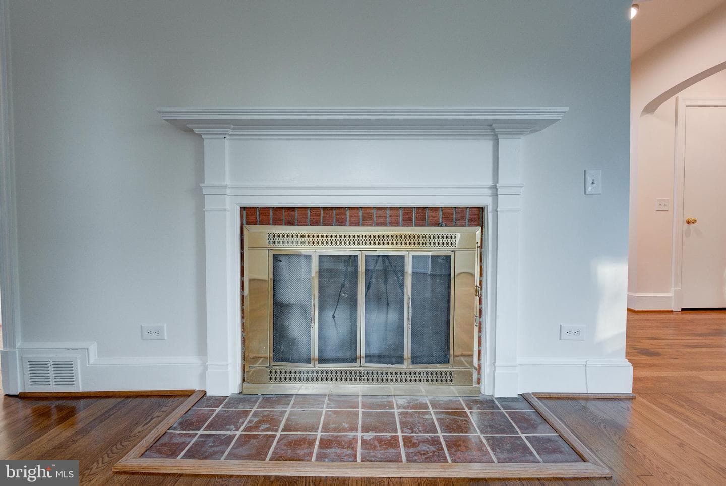 24049 Village Road photo 11