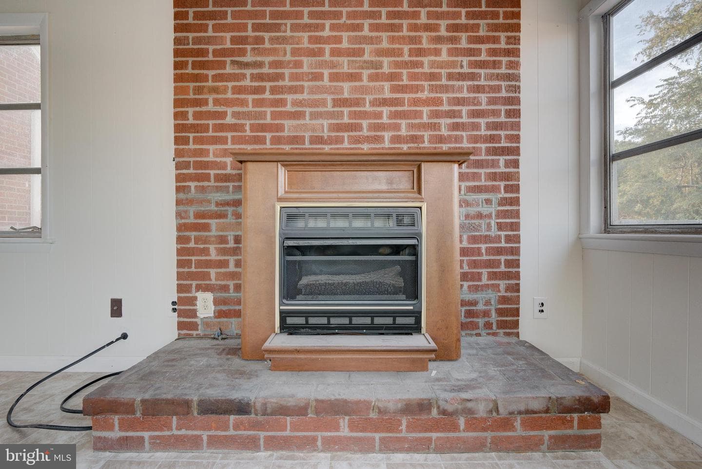 24049 Village Road photo 25