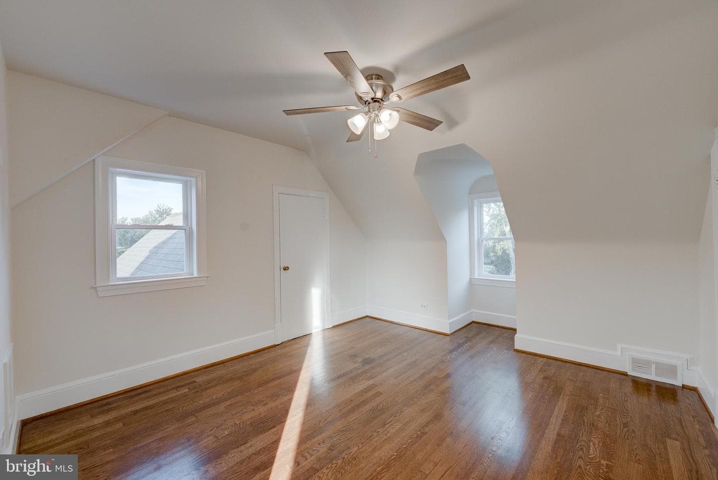 24049 Village Road photo 32
