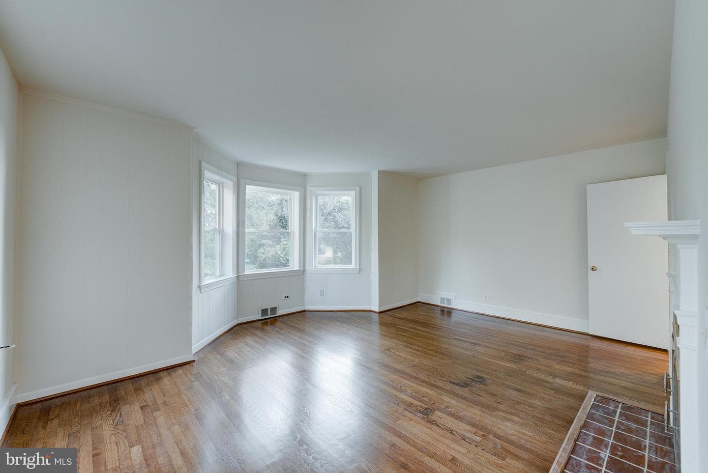 24049 Village Road photo 8