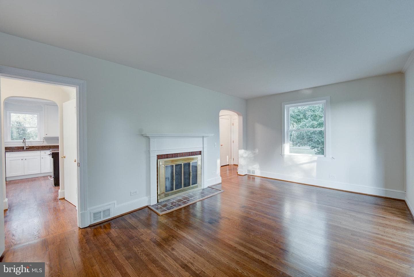 24049 Village Road photo 9