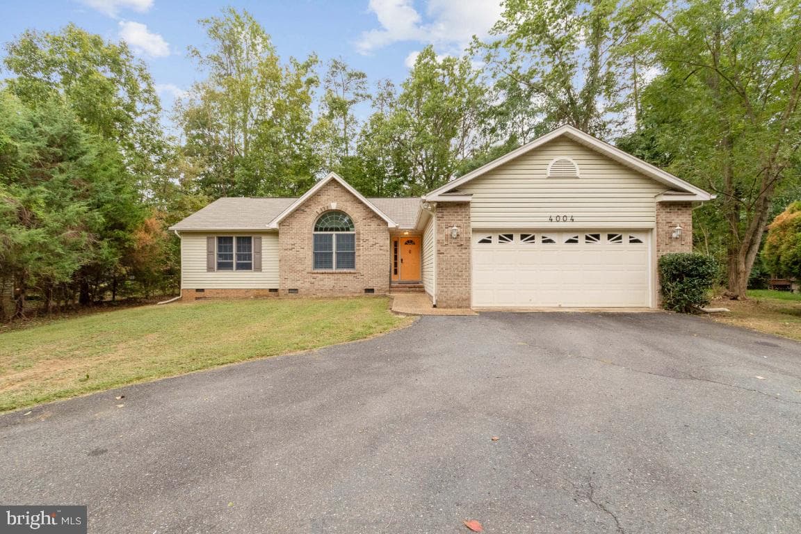 4004 Lakeview Parkway photo 1