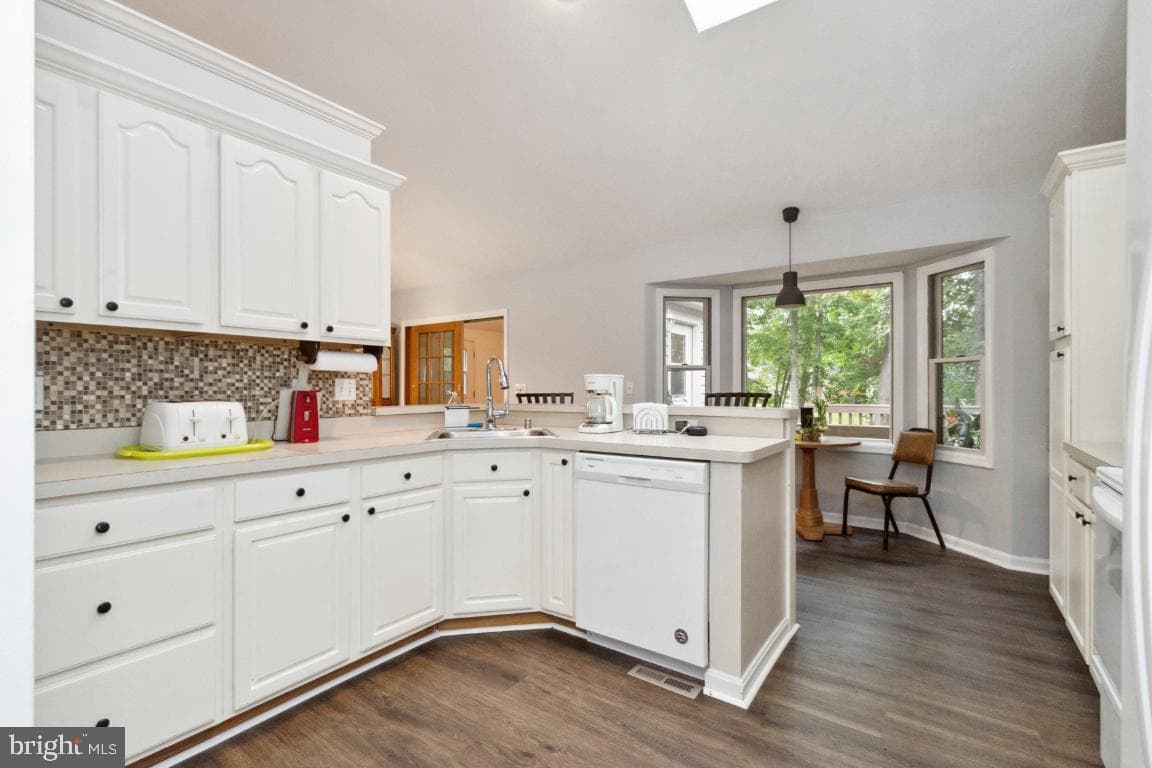 4004 Lakeview Parkway photo 5