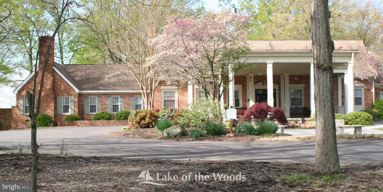 105 Elm Court photo 58