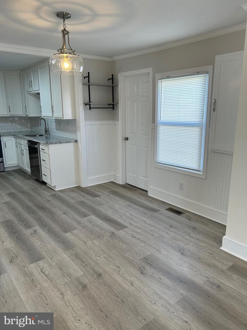 300 Belleview Avenue photo 11