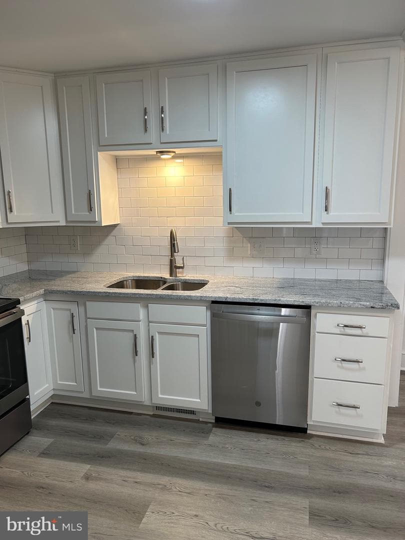 300 Belleview Avenue photo 9