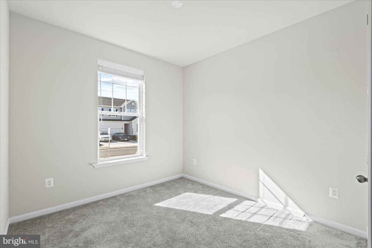 407 Meadows Drive photo 4