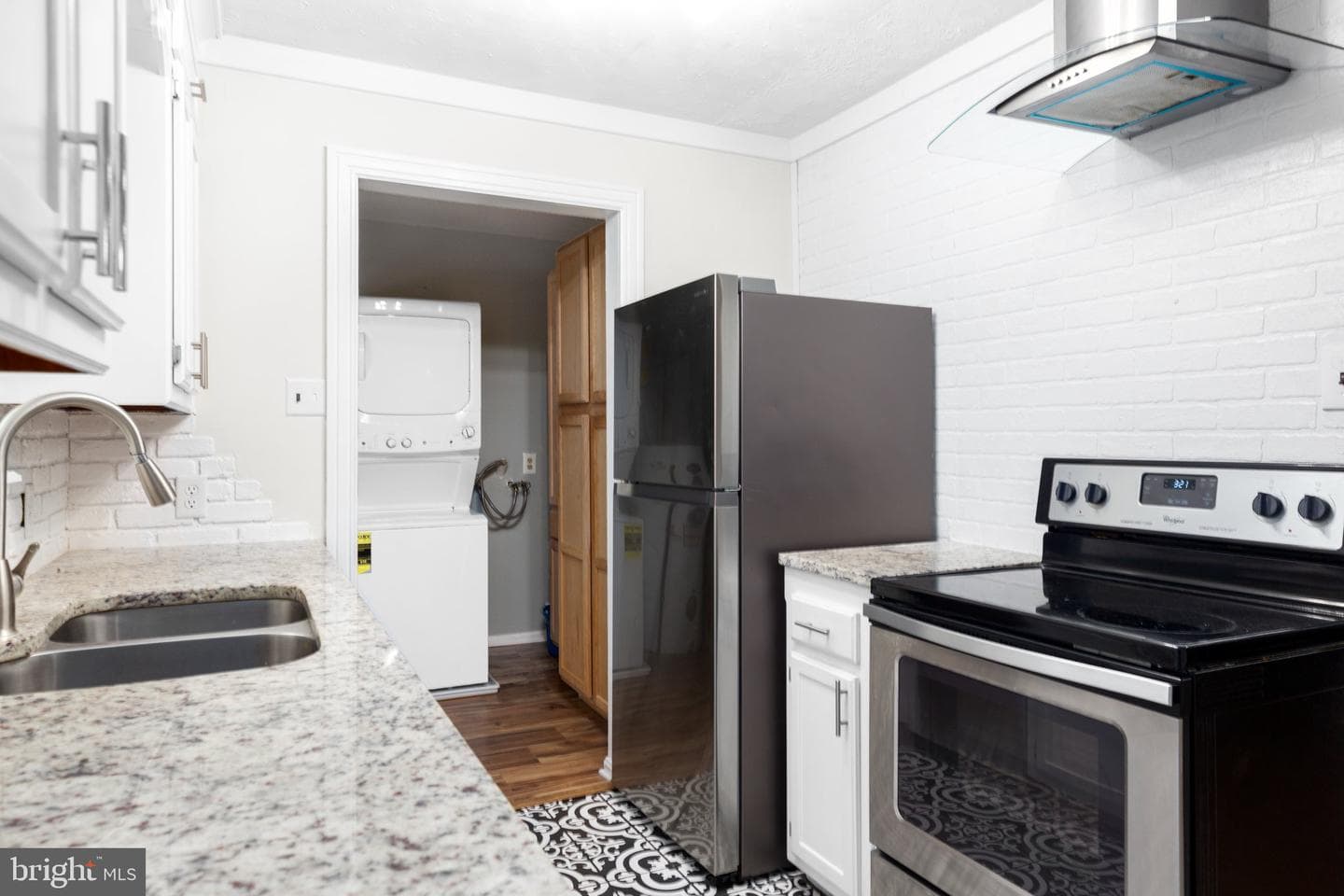 100 Creekside Drive photo 11