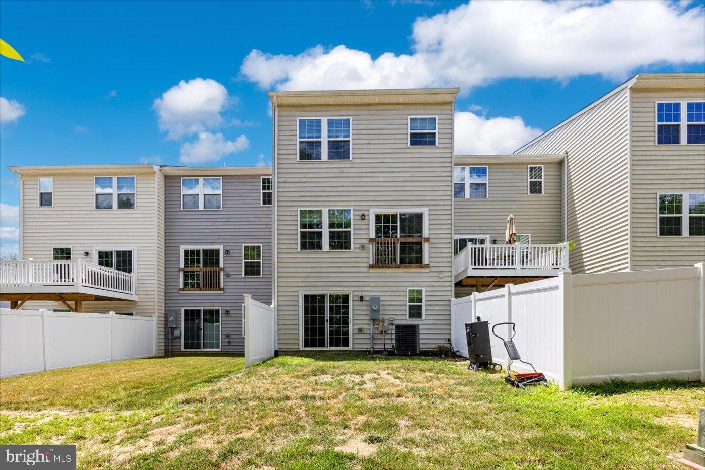 2749 Bears Den Drive photo 4