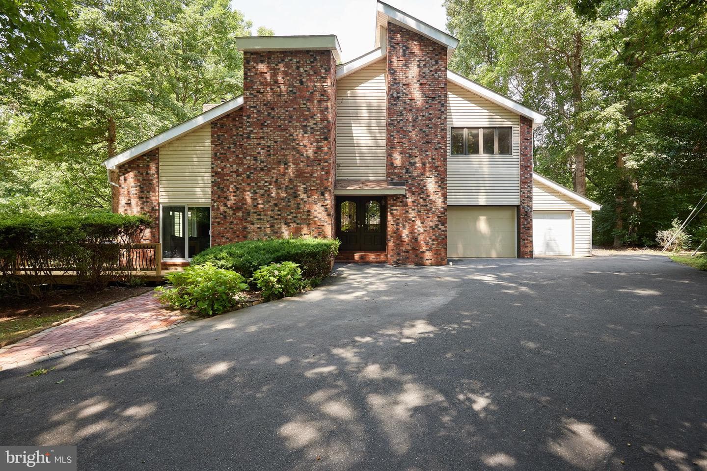 111 Chesterfield Court photo 1