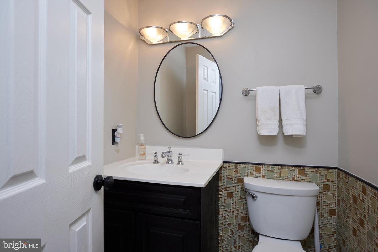 111 Chesterfield Court photo 23