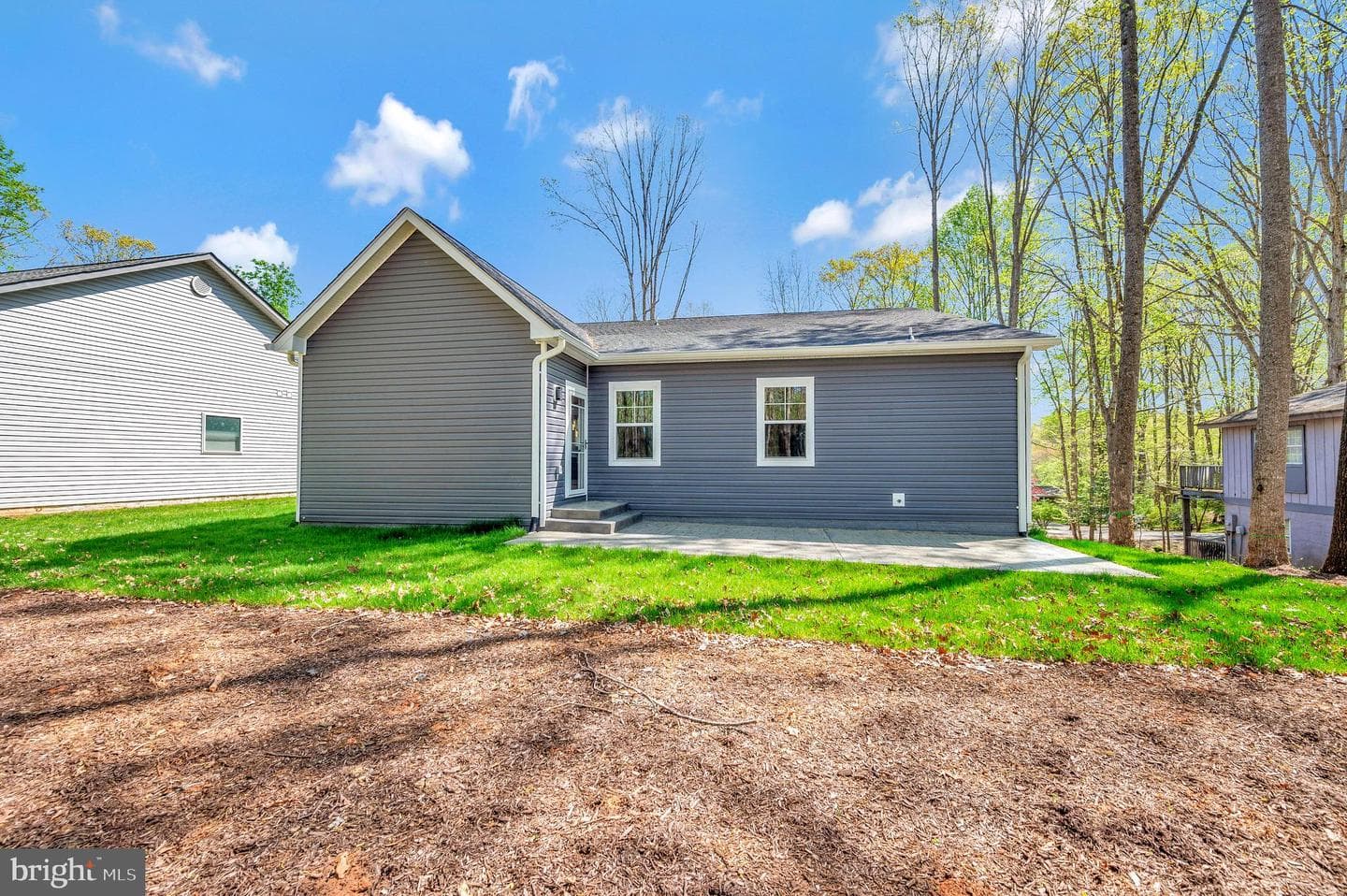 313 Edgehill Drive photo 4