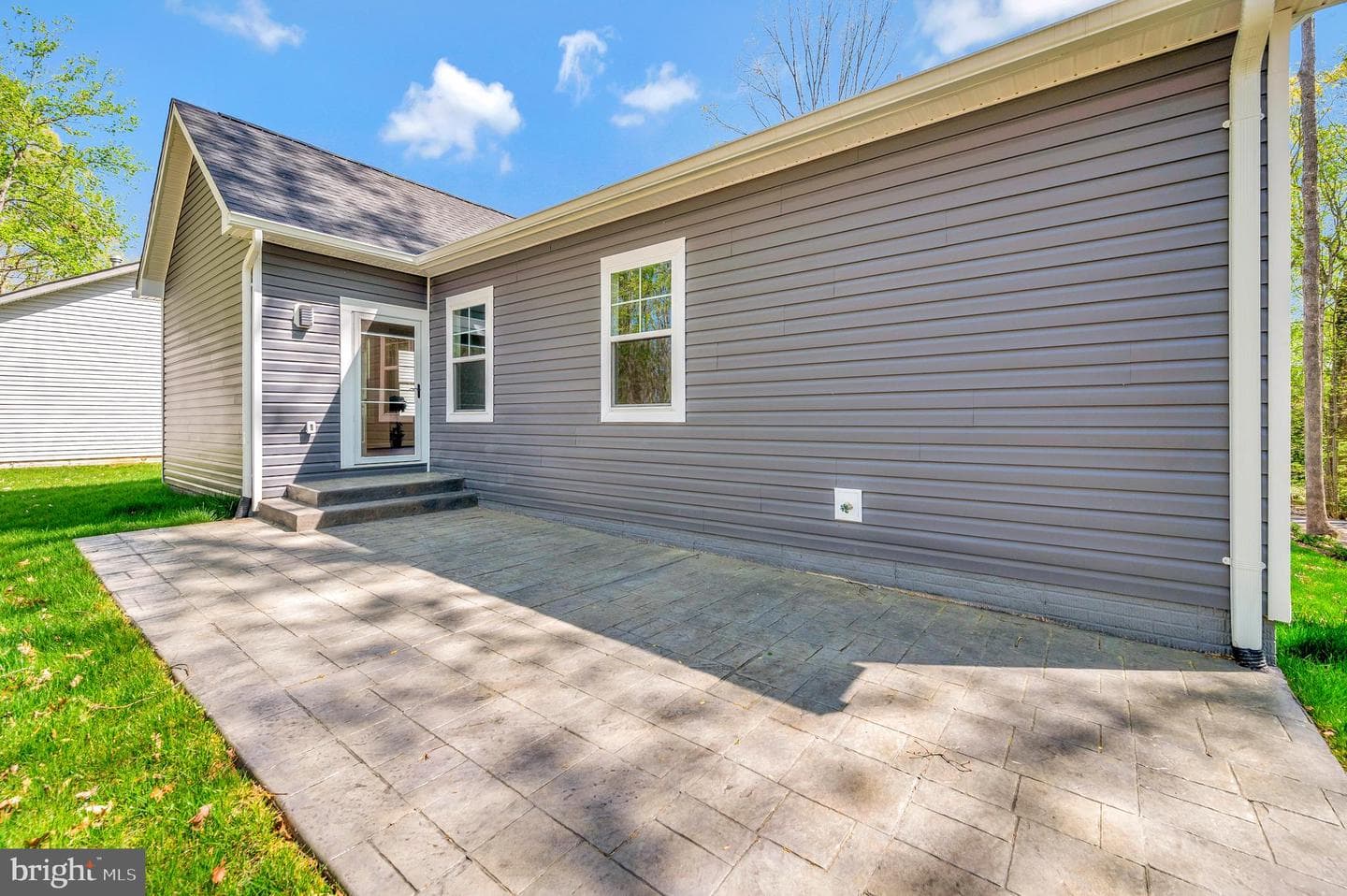 313 Edgehill Drive photo 5