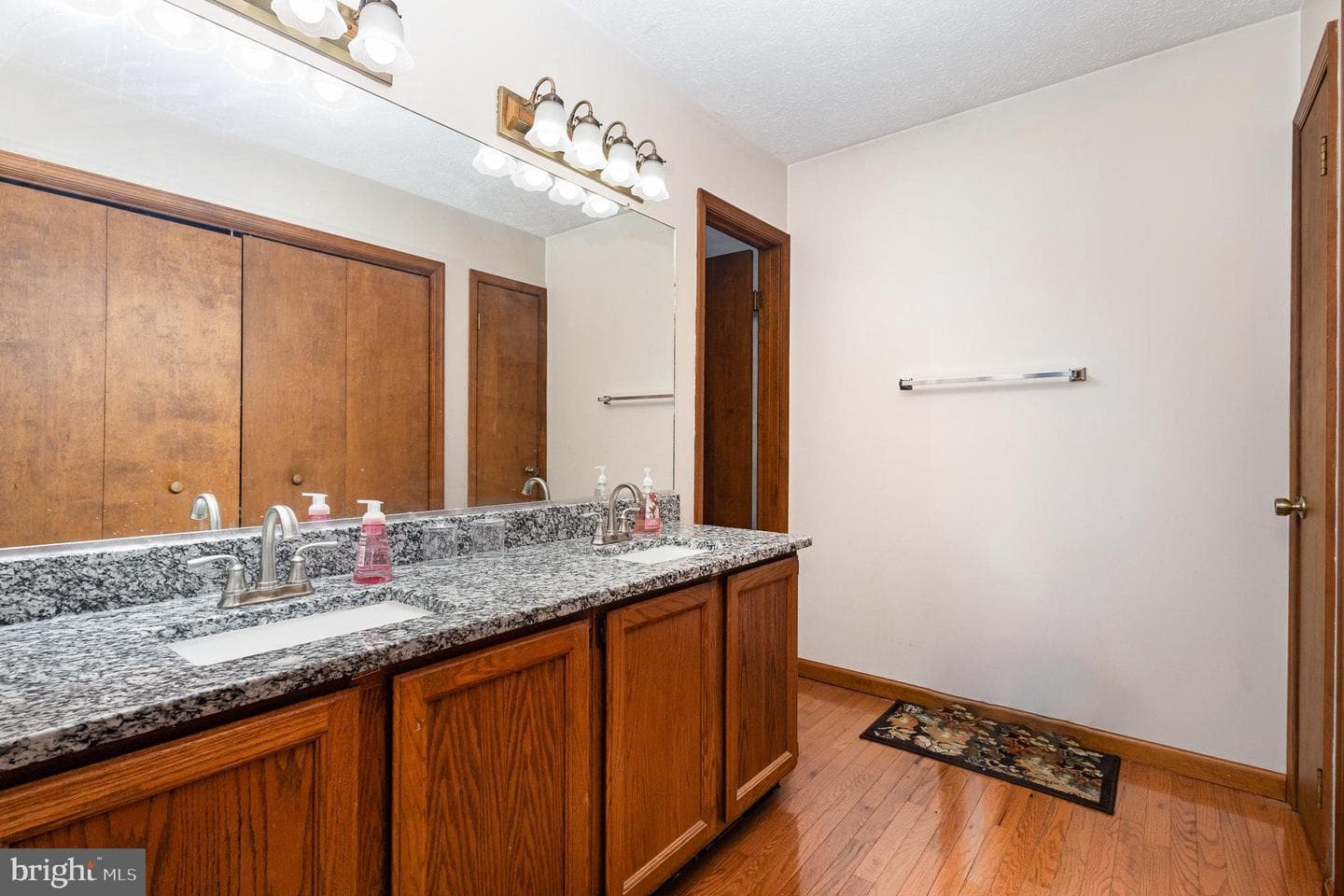717 Eastover Parkway photo 22