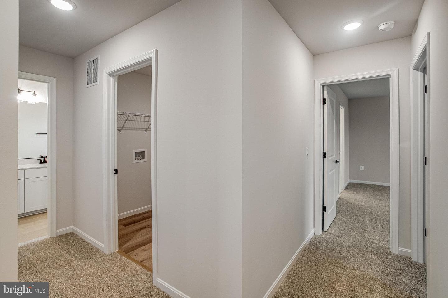 627 Clover Lane photo 4