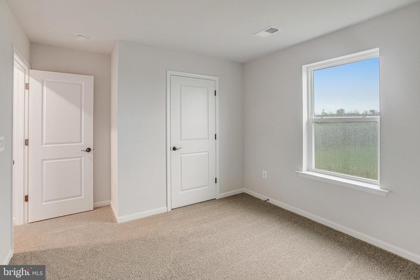 627 Clover Lane photo 6