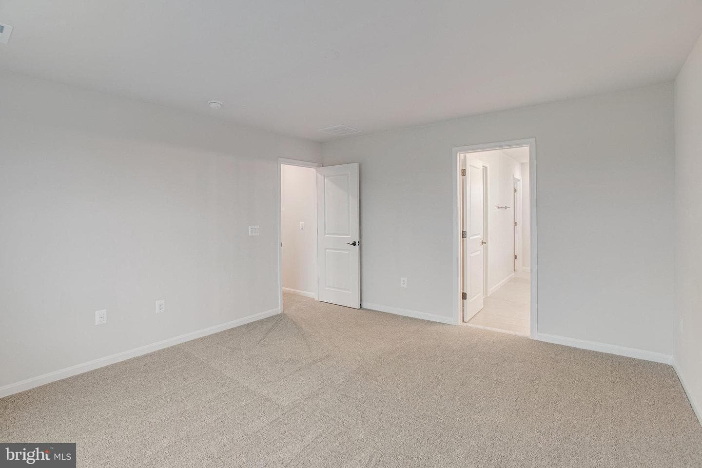 627 Clover Lane photo 8