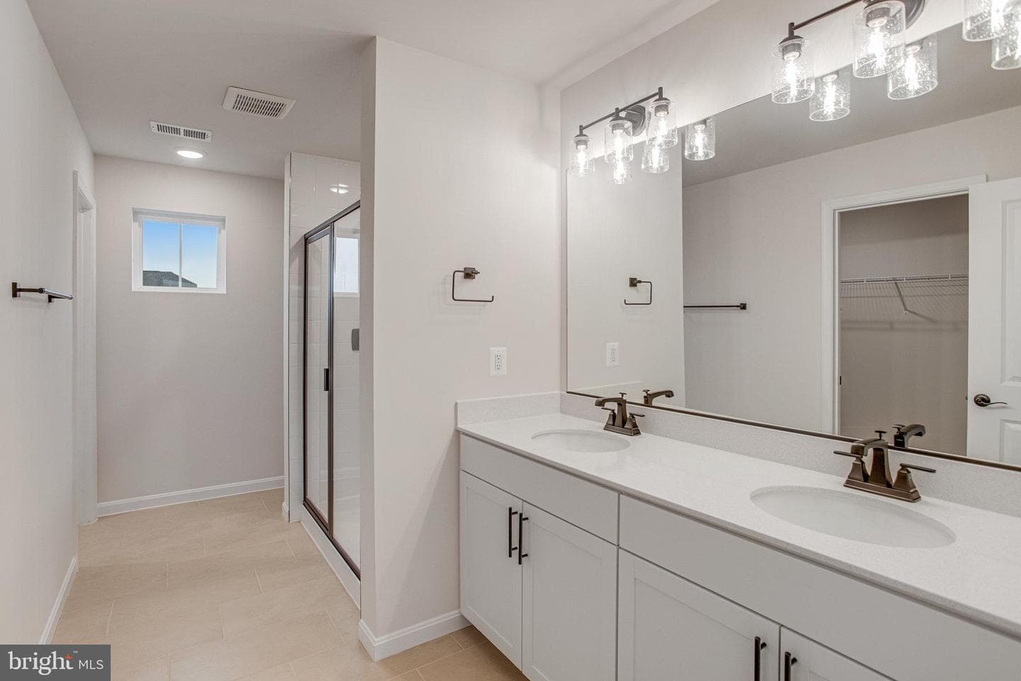 627 Clover Lane photo 9