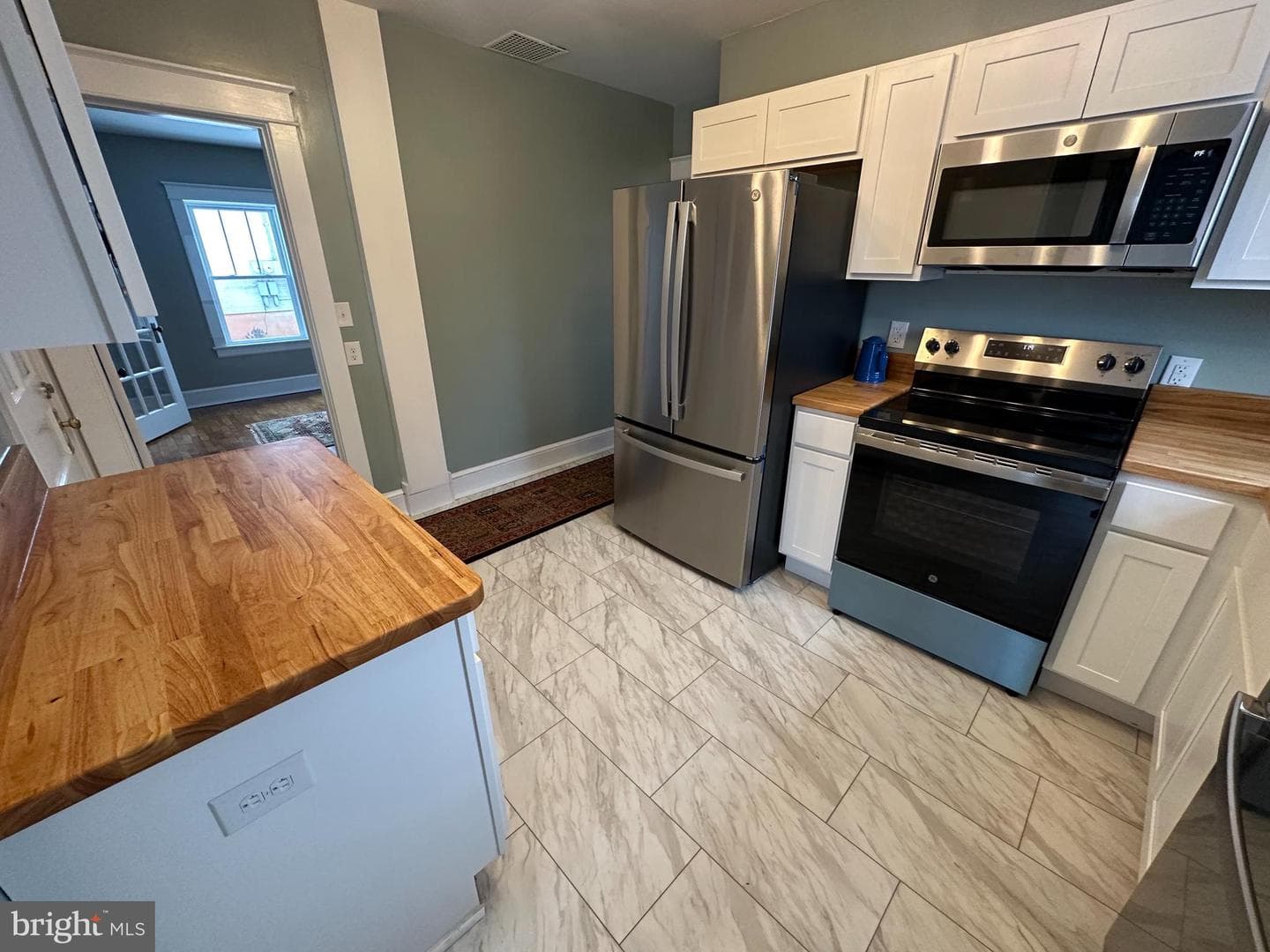 114 W Washington Street photo 12
