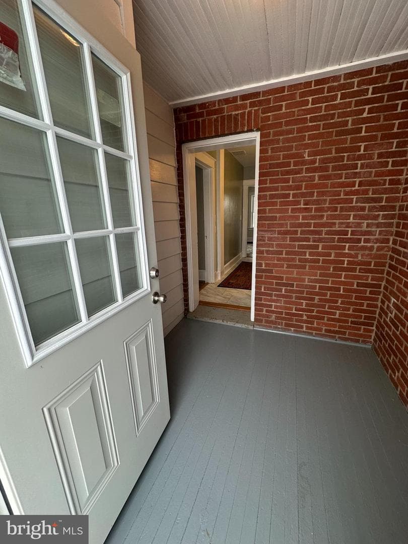 114 W Washington Street photo 28