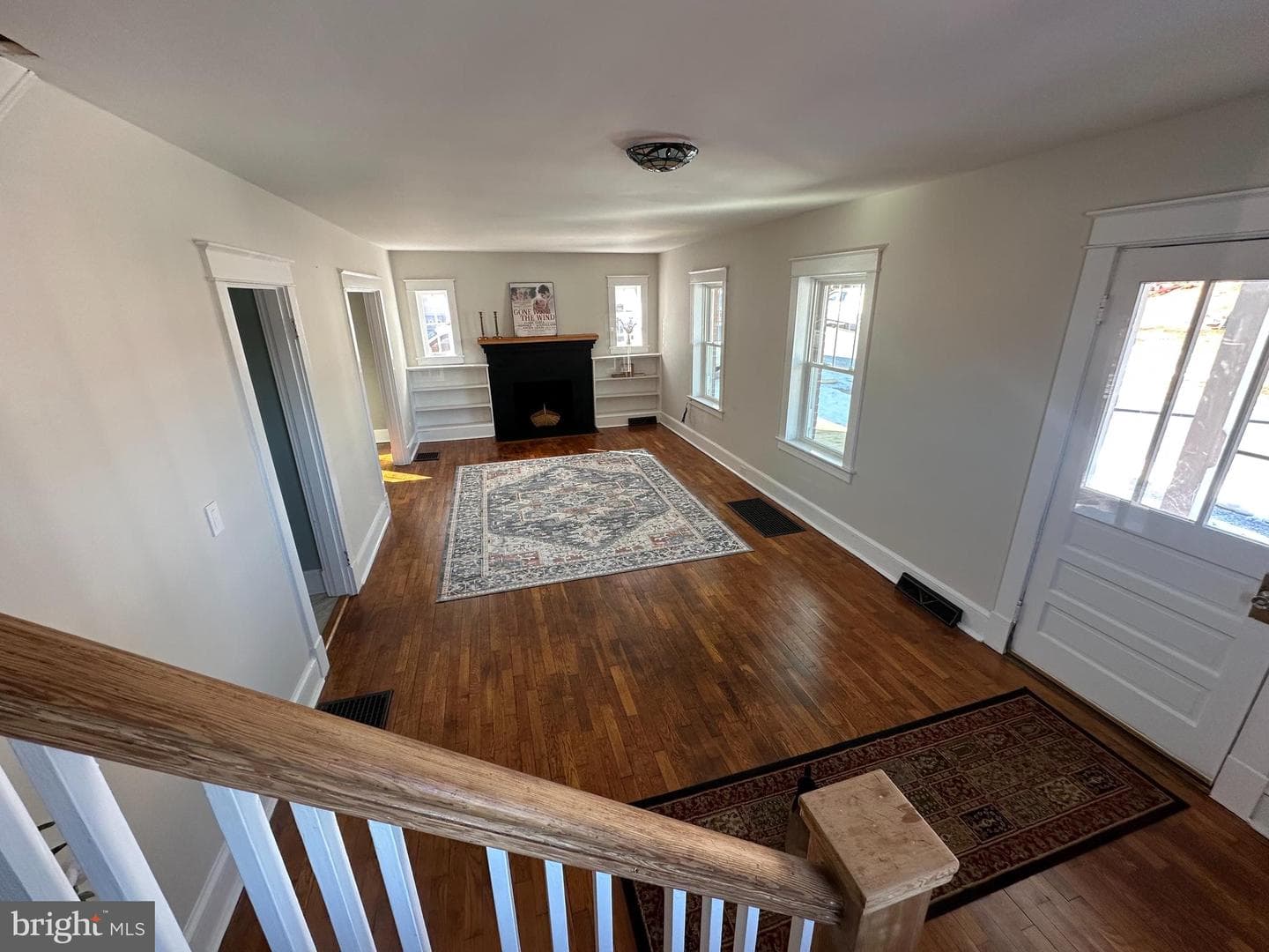 114 W Washington Street photo 3
