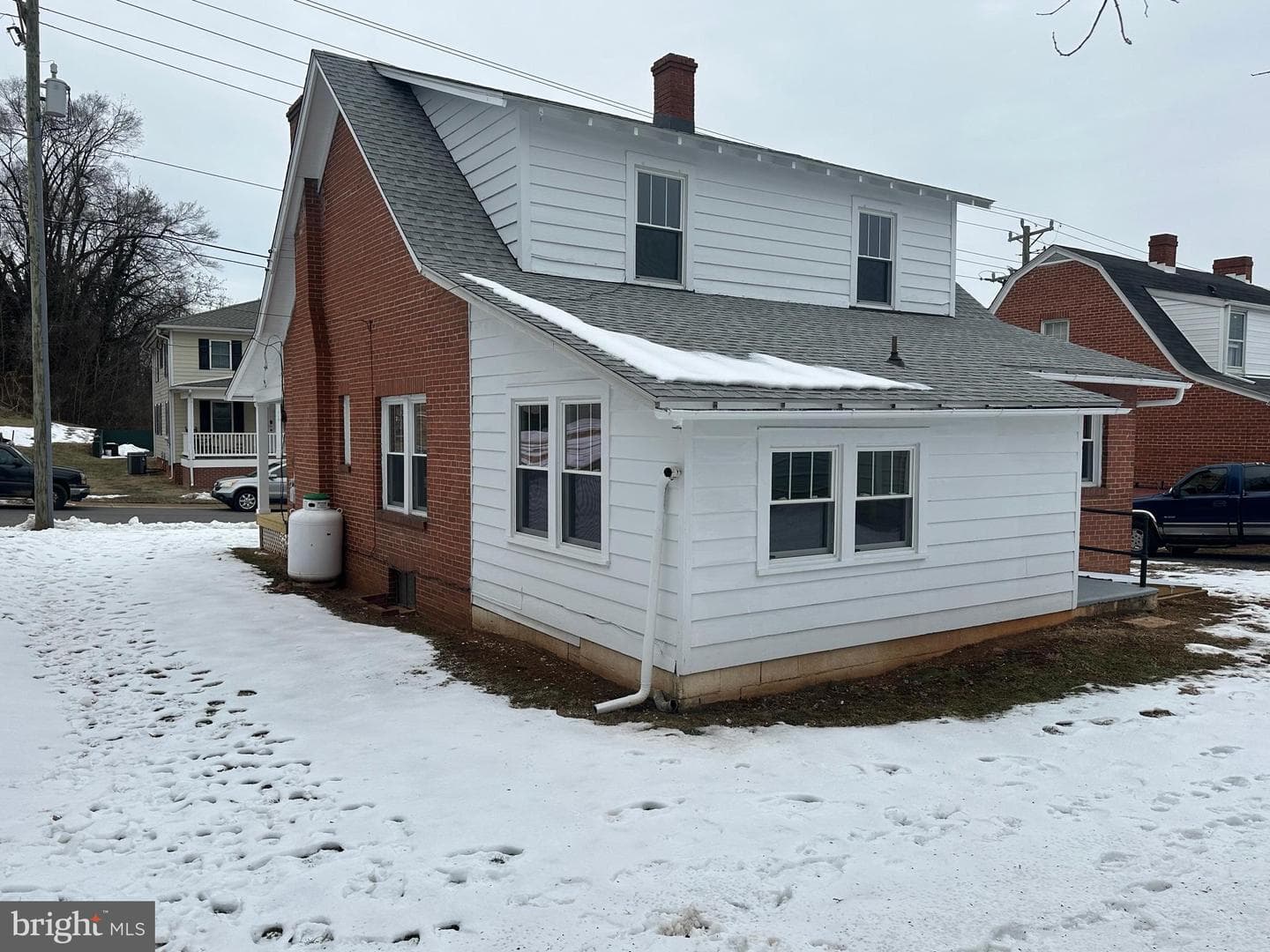 114 W Washington Street photo 30
