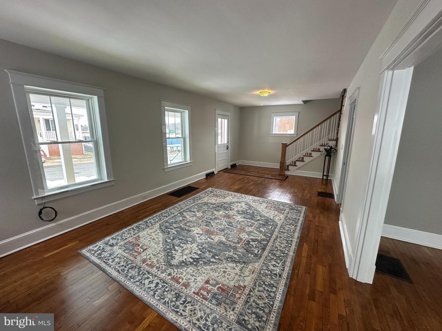 114 W Washington Street photo 5