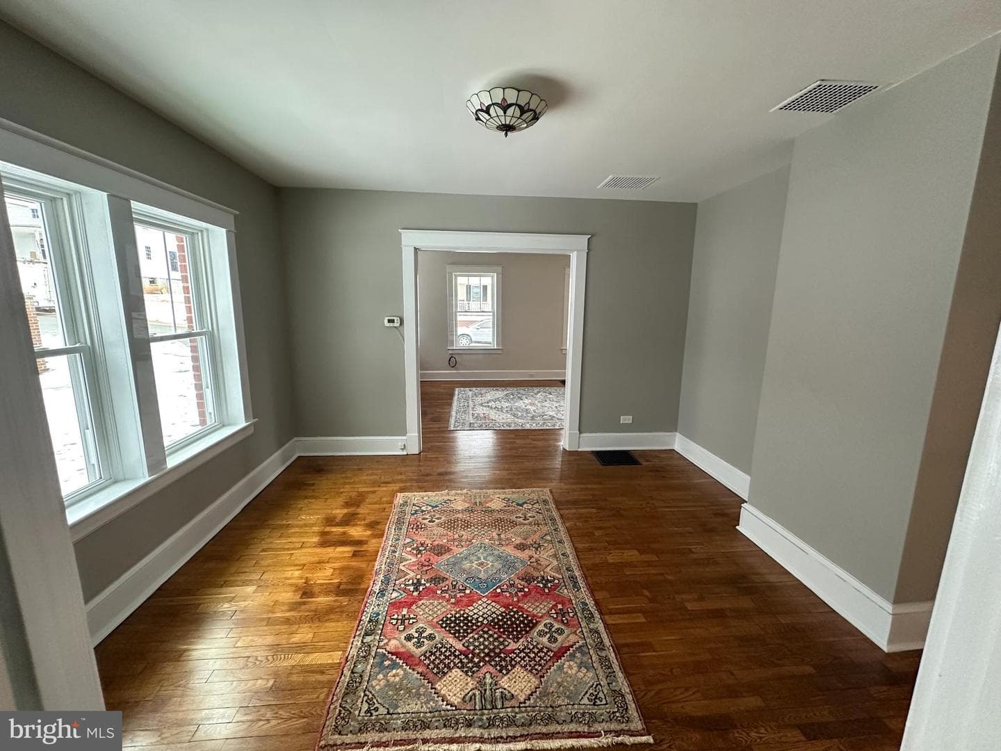 114 W Washington Street photo 6