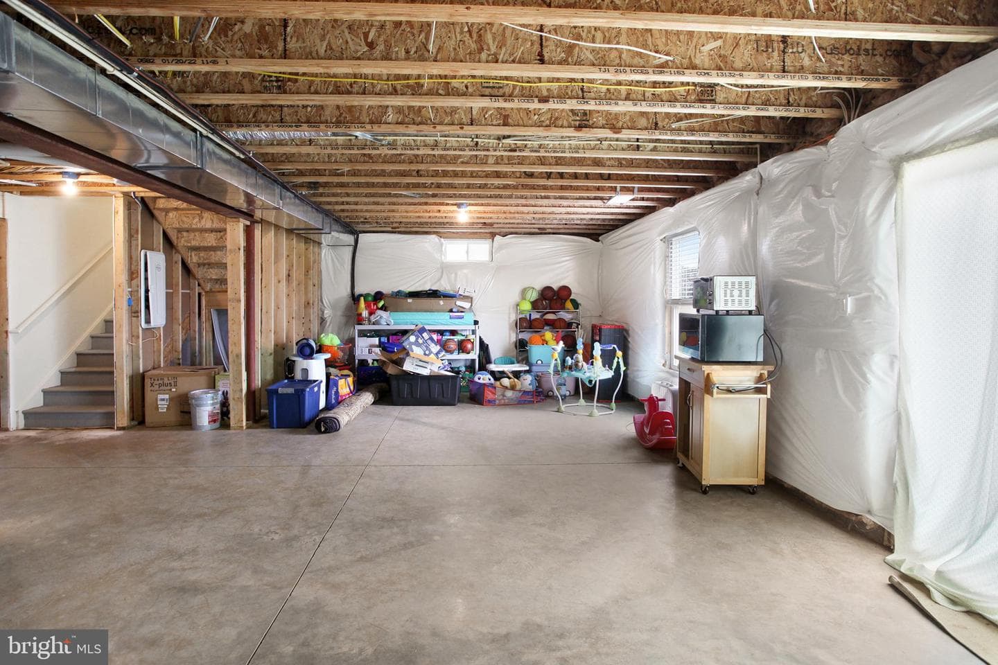 736 Round Hill Drive photo 18