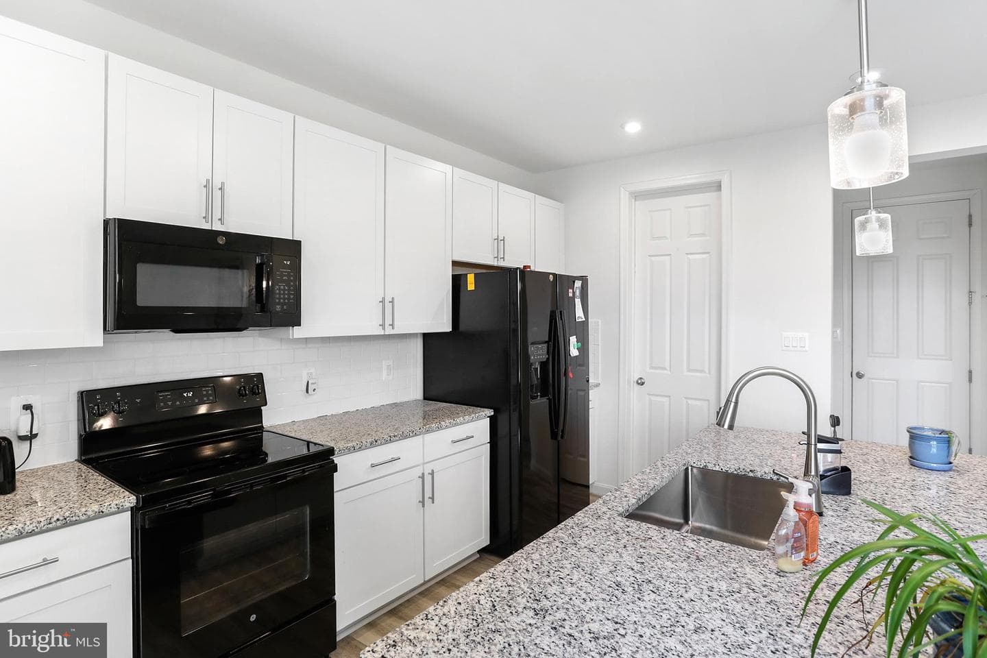 736 Round Hill Drive photo 30