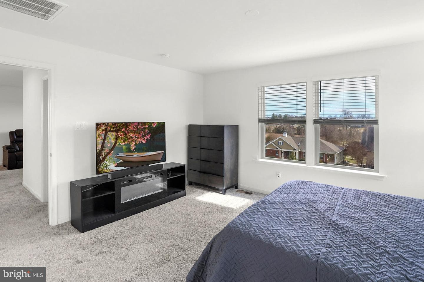 736 Round Hill Drive photo 39