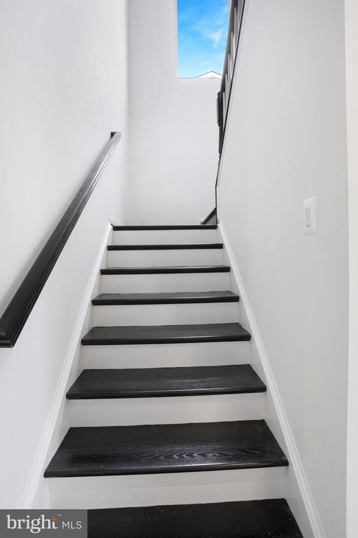 736 Round Hill Drive photo 49