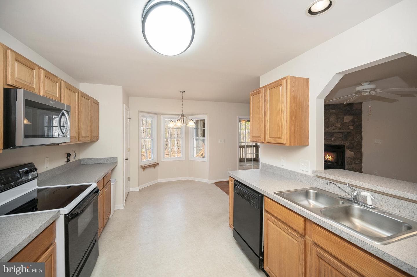 142 Washington Street photo 18
