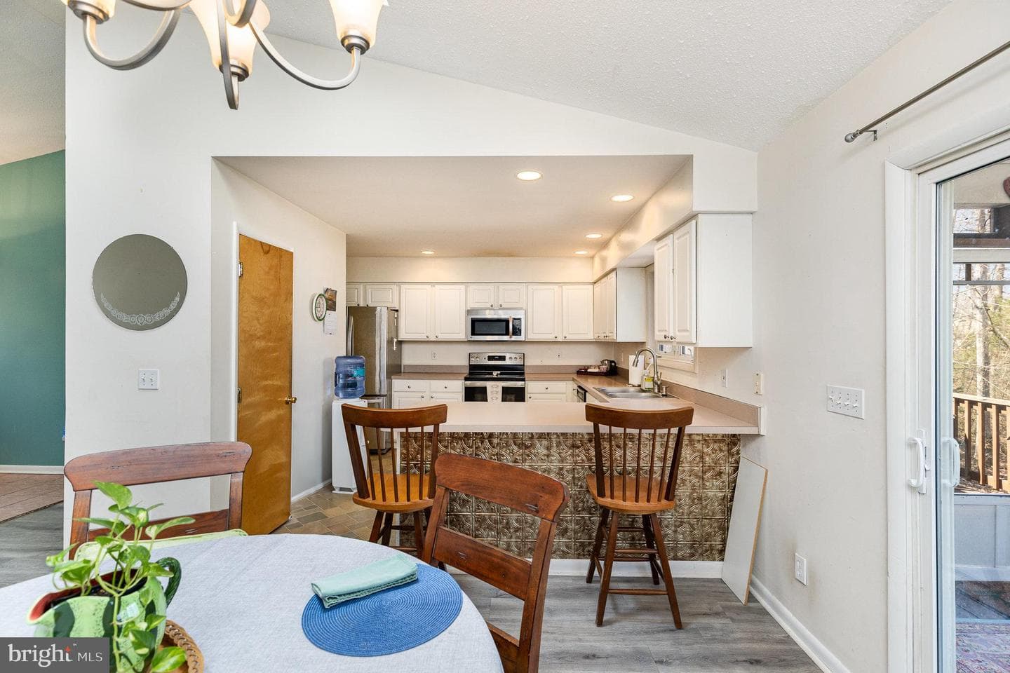 109 Republic Avenue photo 9