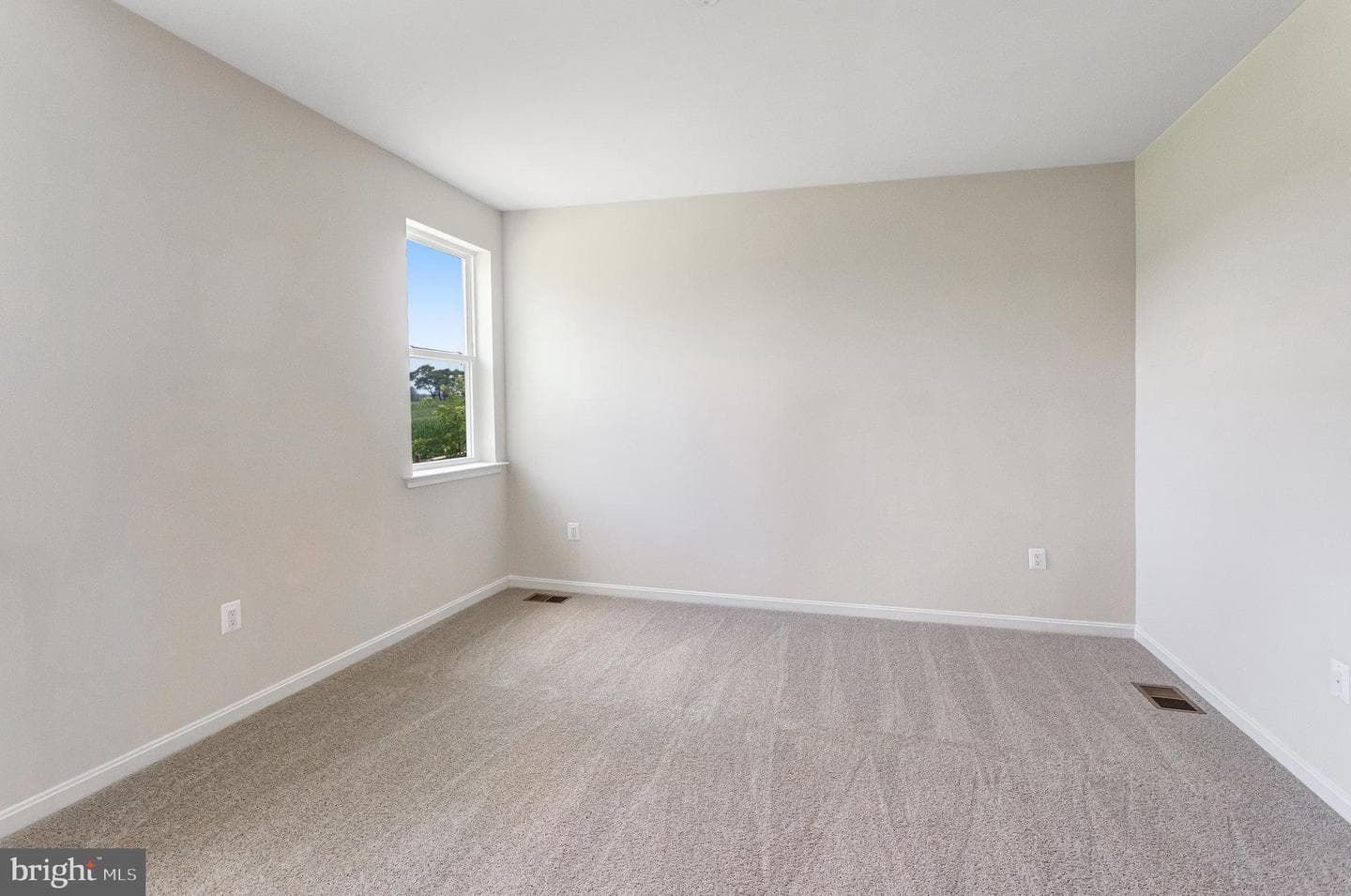 635 Clover Lane photo 17