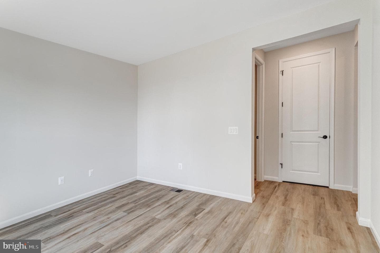 635 Clover Lane photo 7