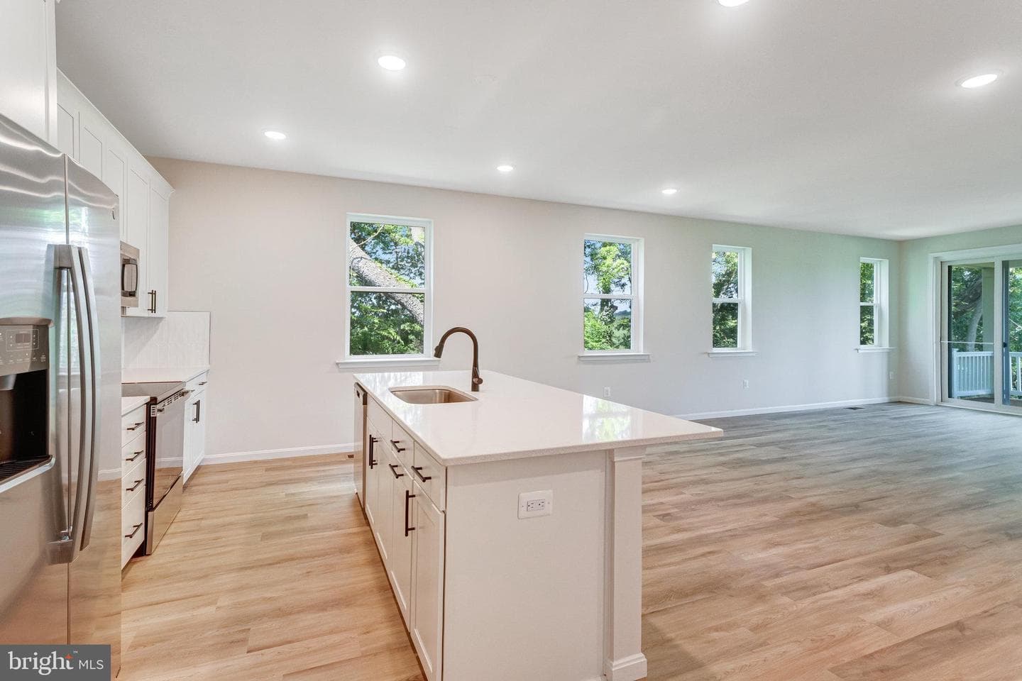 635 Clover Lane photo 9