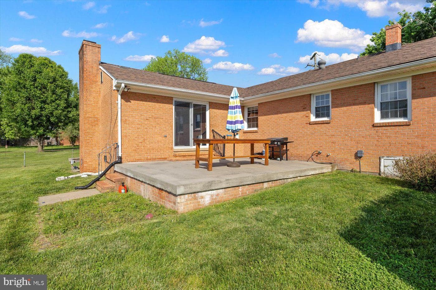 316 Grove Avenue photo 18