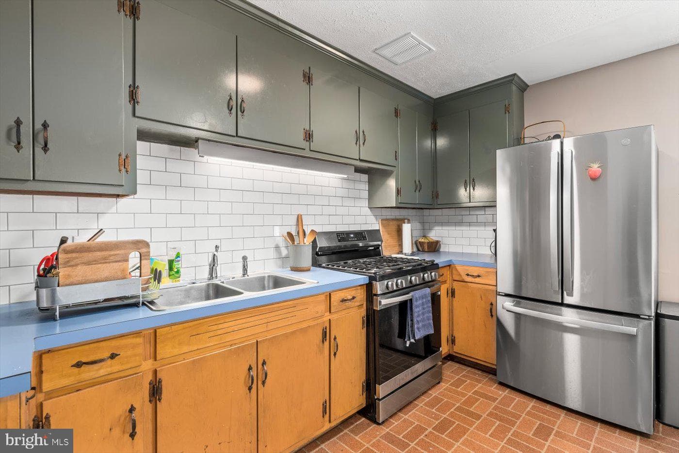 316 Grove Avenue photo 26