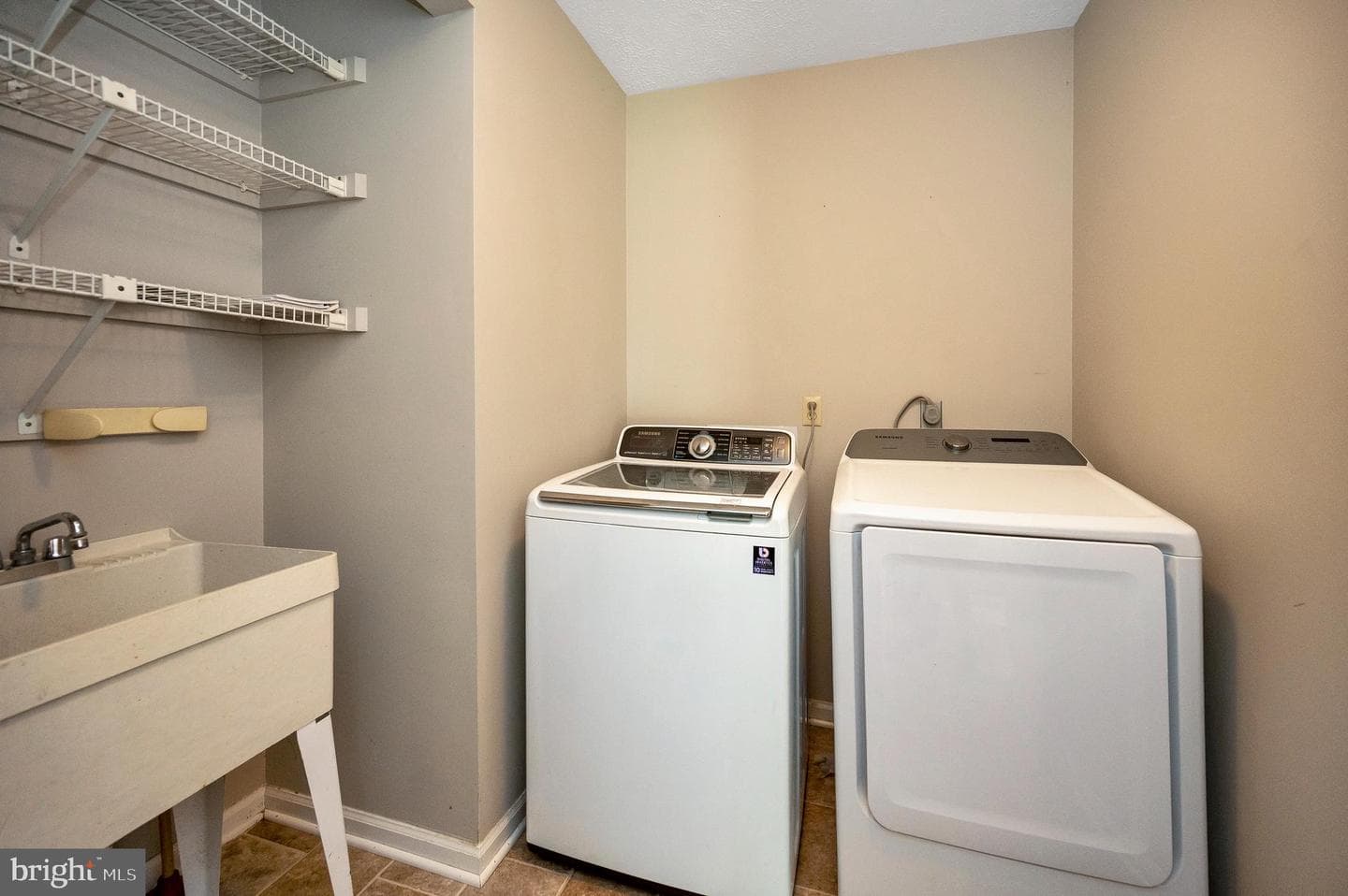141 Eagle Court photo 40