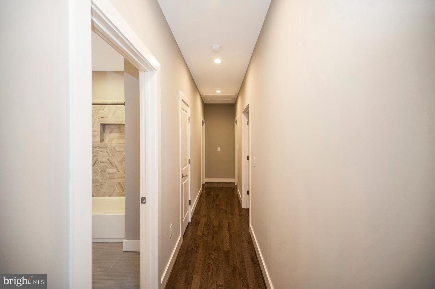 706 Lakeview Parkway photo 11
