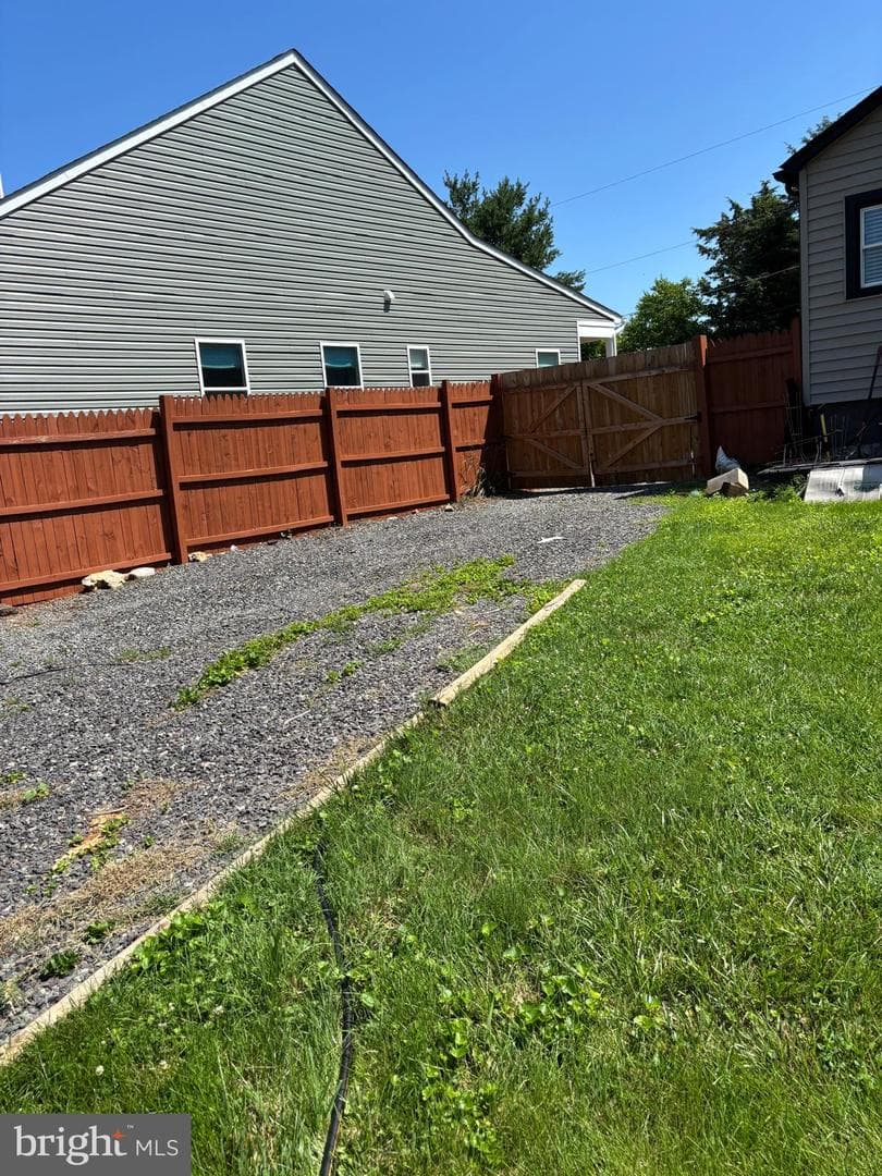 238 Landon Lane photo 2