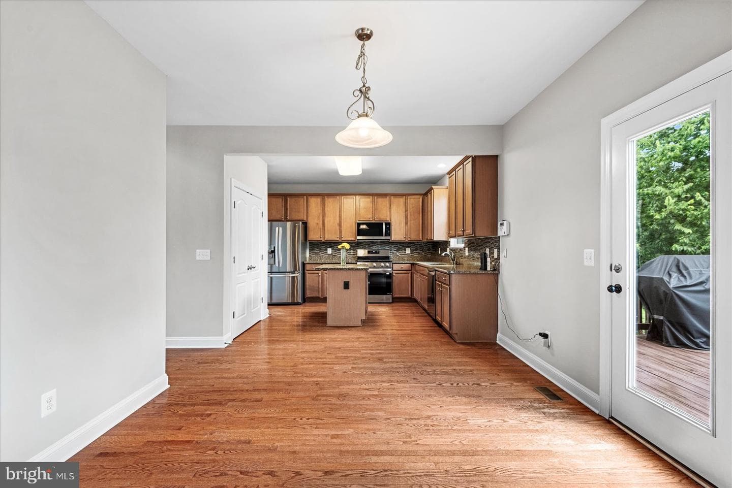 1461 Chesterfield Road photo 14