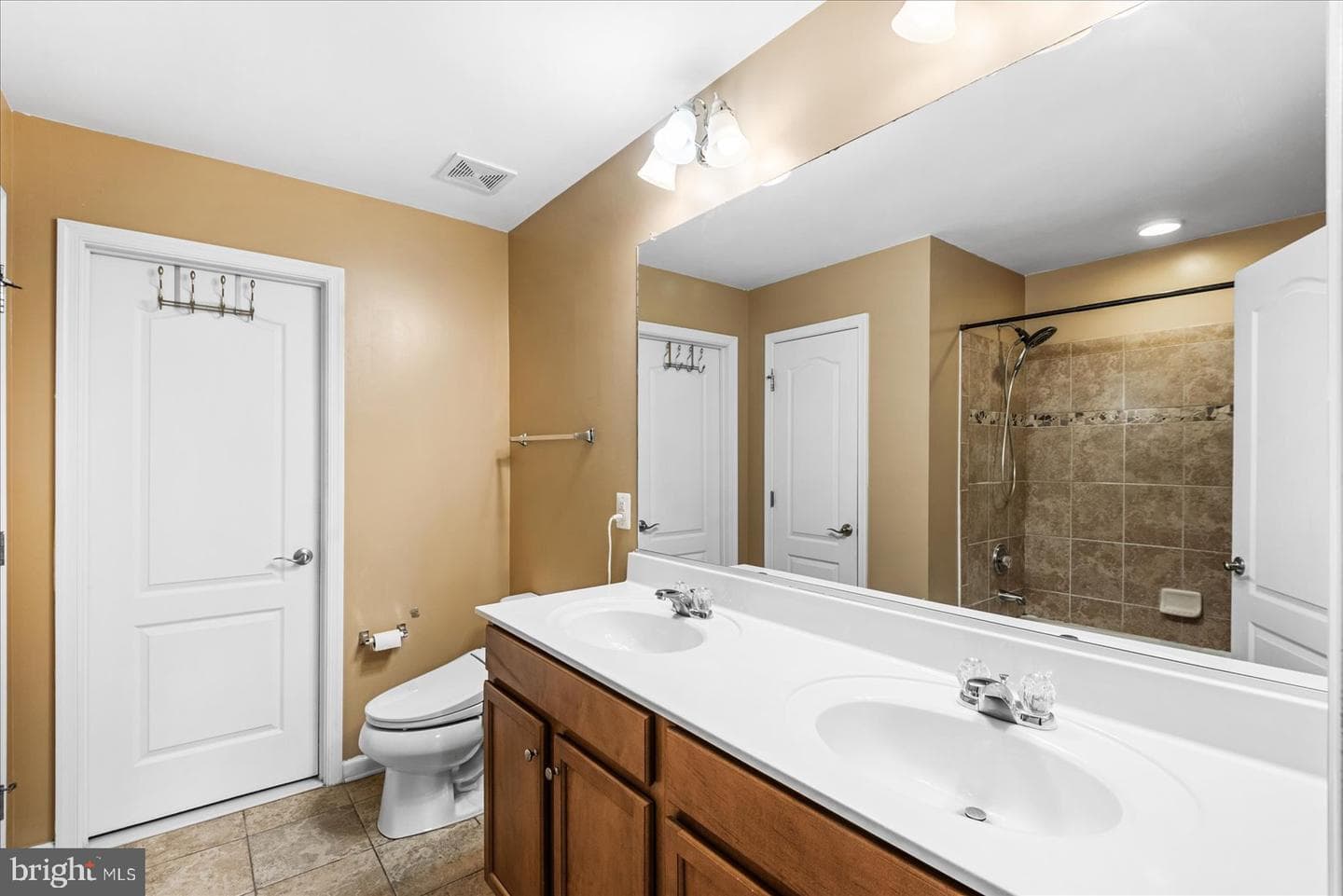 1461 Chesterfield Road photo 25