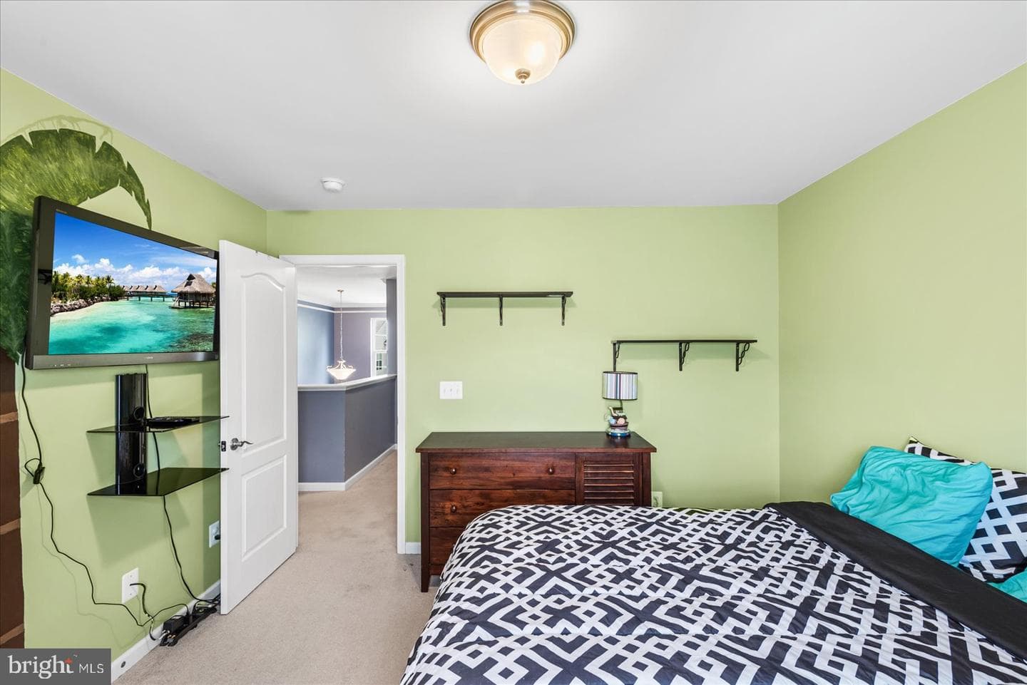 1461 Chesterfield Road photo 32