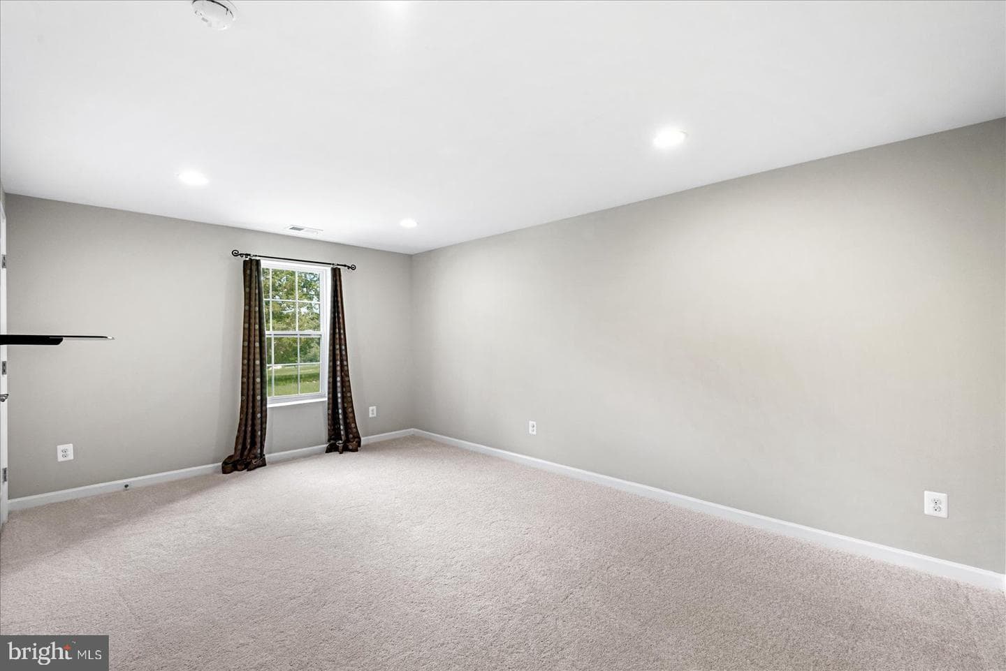 1461 Chesterfield Road photo 40
