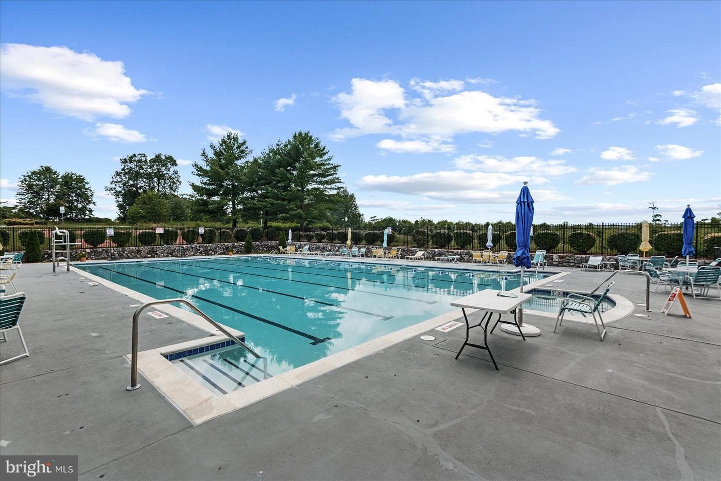 1461 Chesterfield Road photo 53